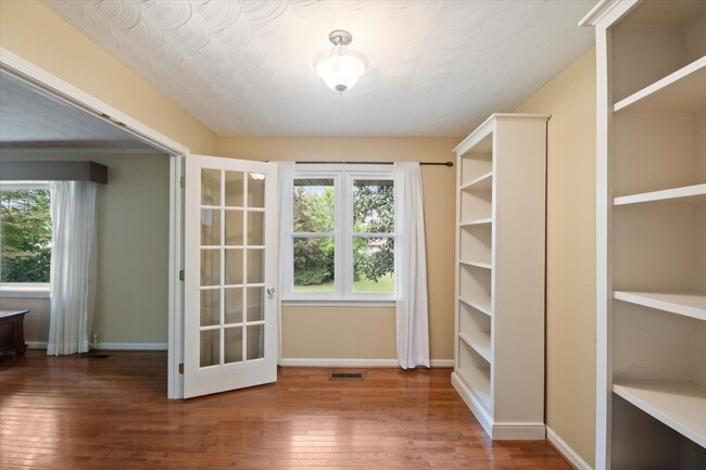 Building Photo - House and Workshop