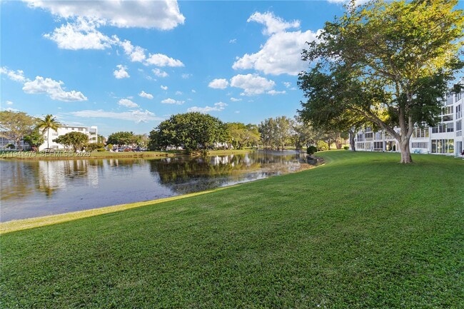 Building Photo - 1018 Durham A