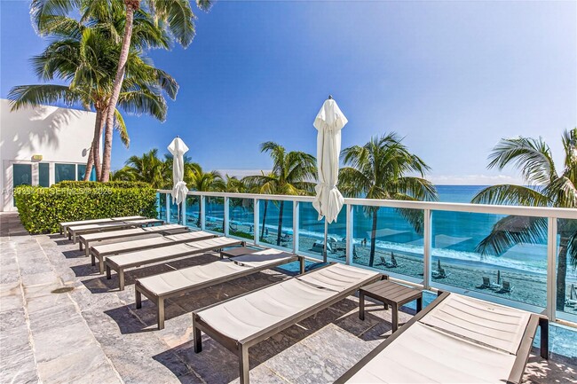 Building Photo - 2711 S Ocean Dr