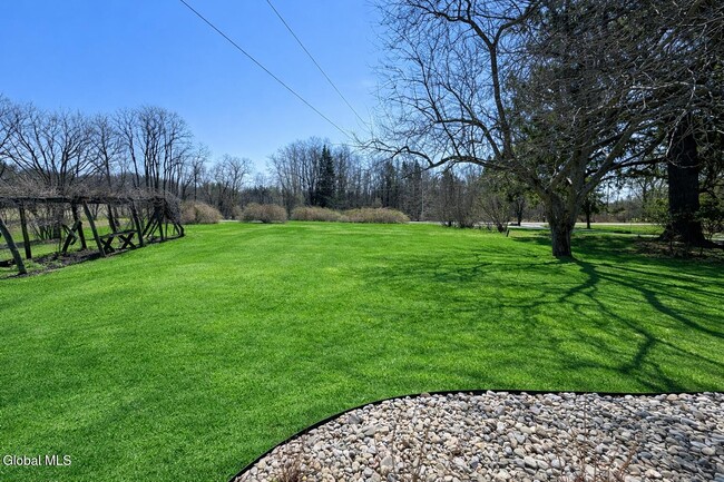 Building Photo - 675 Mac Elroy Rd