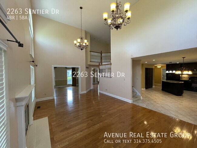 Building Photo - 2263 Sentier Dr