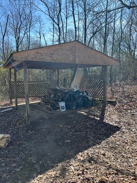 Building Photo - 600 Villard Dr