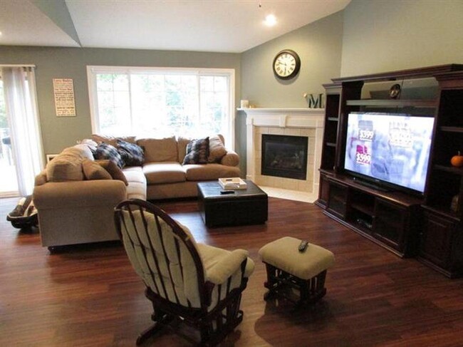 Building Photo - 510 Campusview Dr