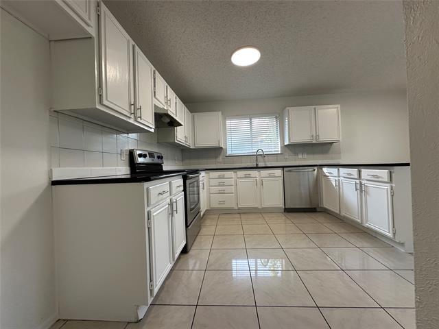 Building Photo - 306 Towne House Ln