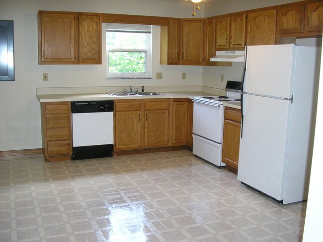 Building Photo - Patriot Gates