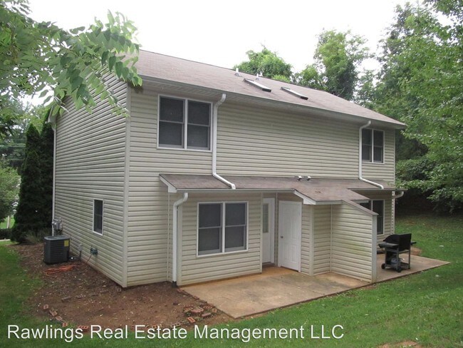 Building Photo - 140 Elkwood Ave