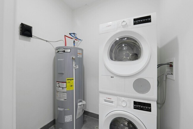 Building Photo - 8404 4th Ave