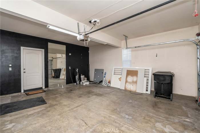 Building Photo - 14389 Moon Valley St
