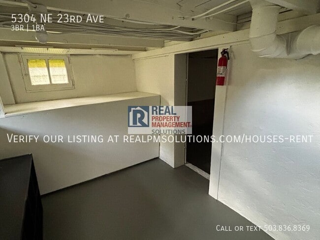 Building Photo - 5304 NE 23rd Ave