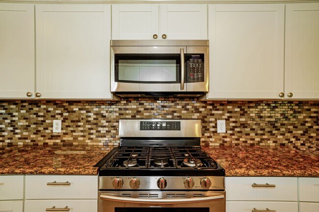 Building Photo - Charming Lincoln Village West 3BD Home with Spacious Corner Lot