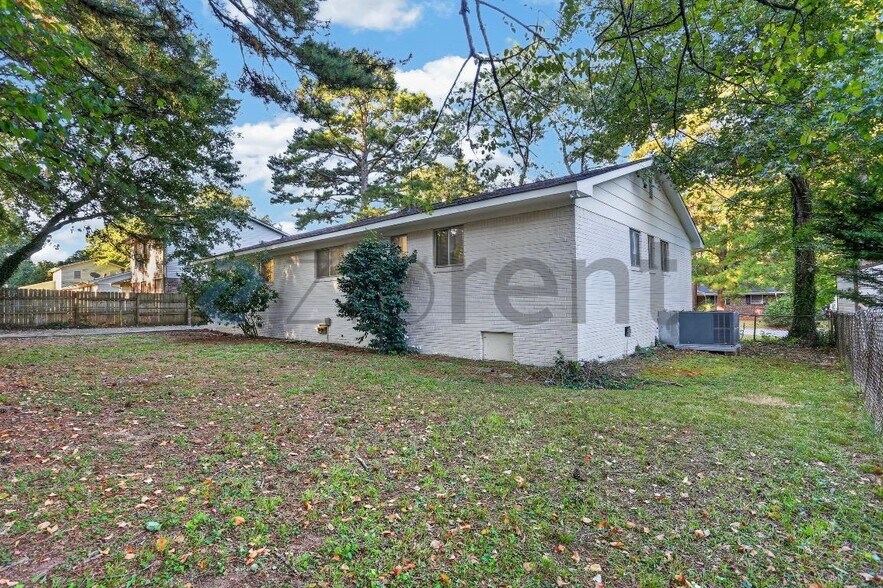 Building Photo - Unit