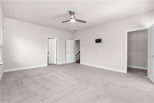 Building Photo - 156 Adams Cir