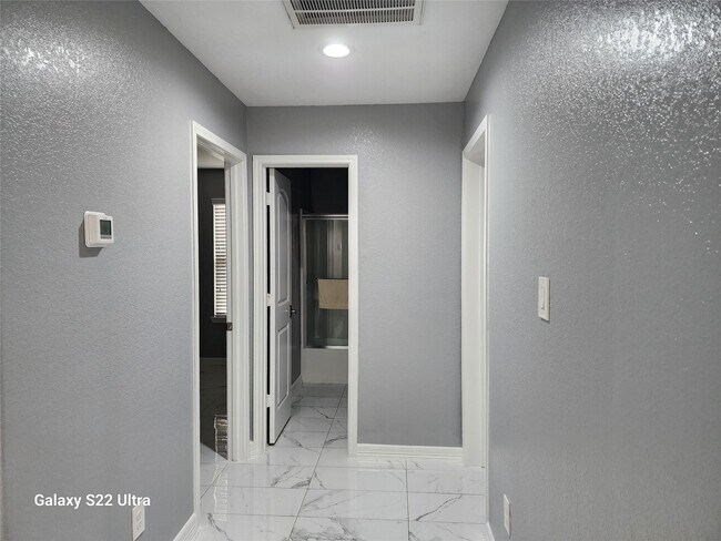 Building Photo - 21007 Whitehaven Bluff Trail