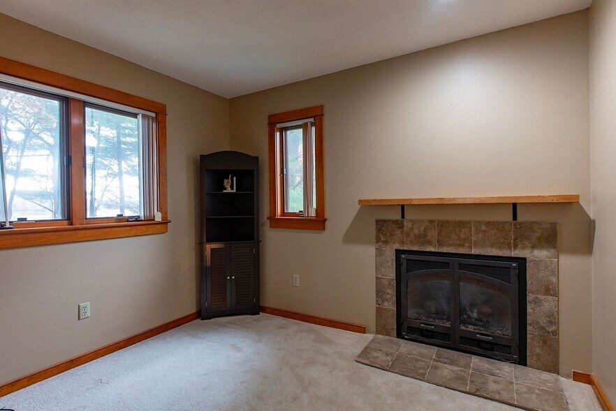 Building Photo - 33 Clearwater Dr