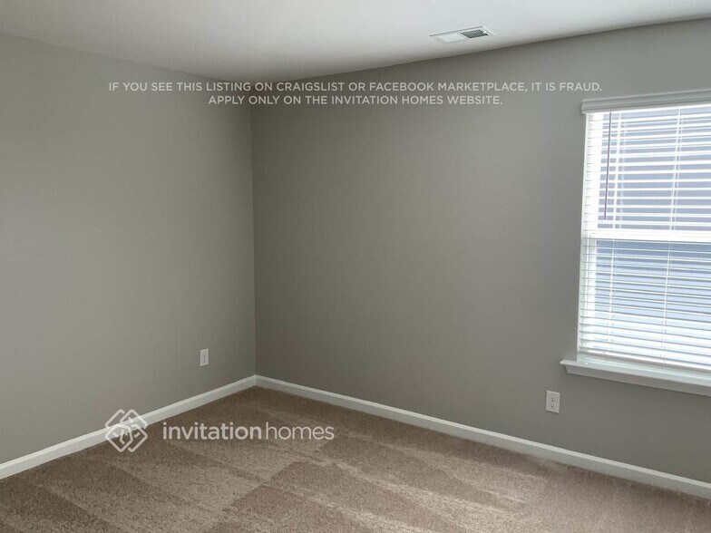 Building Photo - 513 Almere Dr