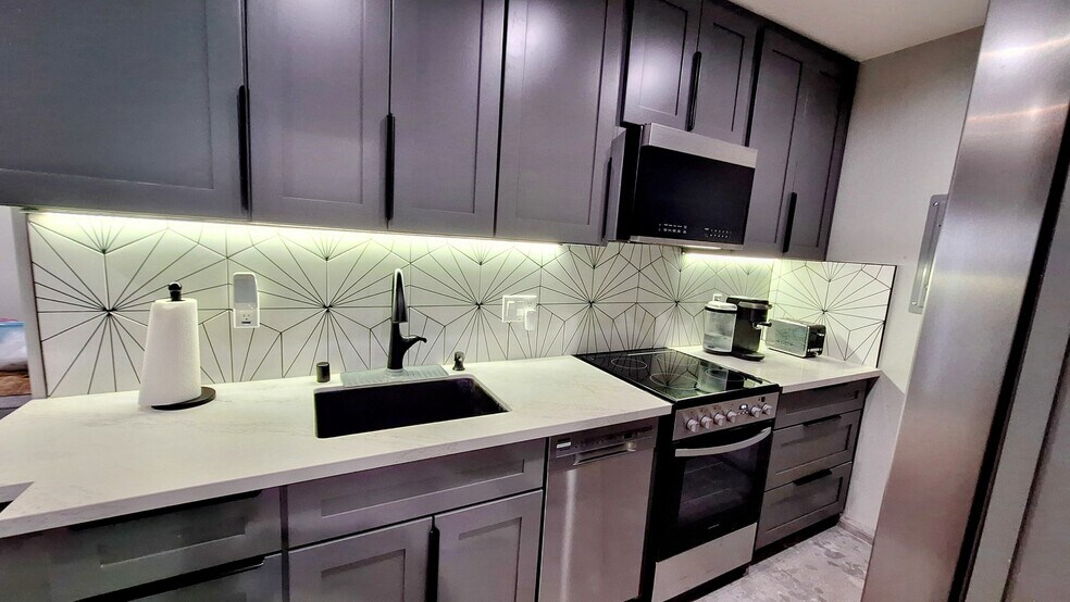 Building Photo - 6216 Paseo Canyon Dr