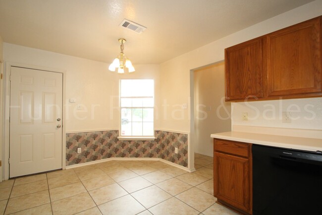 Building Photo - Perfect Four-Bedroom!