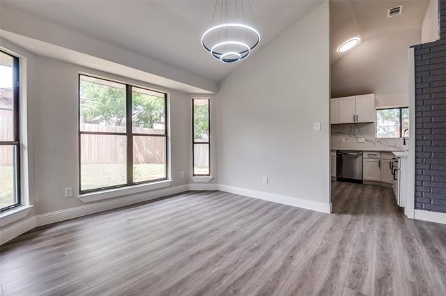 Building Photo - 829 Foxridge Dr