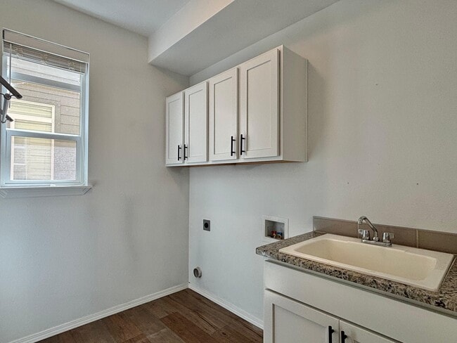 Building Photo - 8316 N James Ct