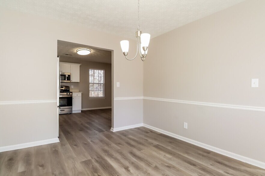 Building Photo - 733 River Mist Dr