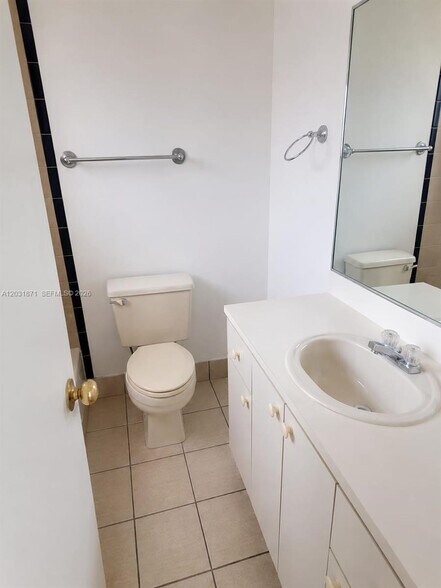 Building Photo - 8935 SW 28th St