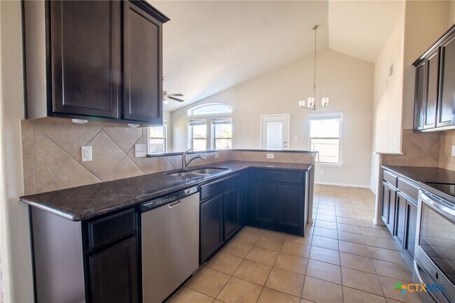 Building Photo - 5201 Cicero Dr