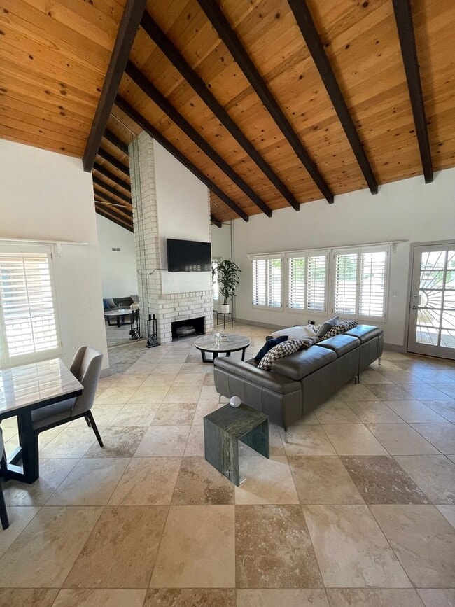 Building Photo - COMING SOON, Fully Furnished Desert Gem!