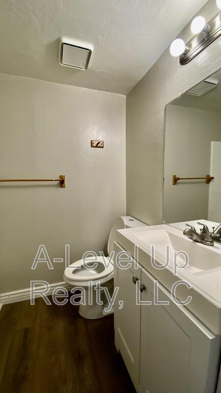 Building Photo - 3909 S 14th Ave