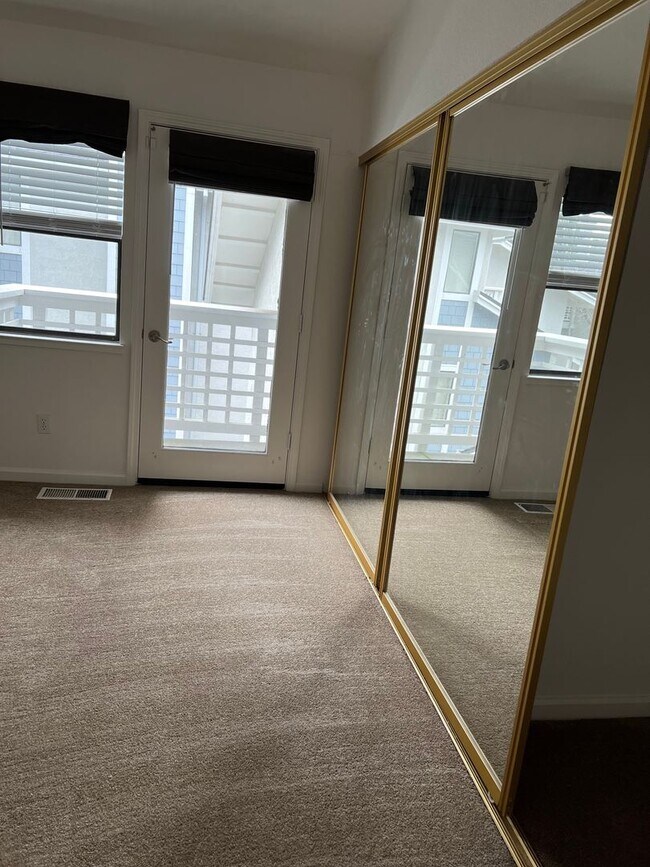 Building Photo - 2598 Oak Rd