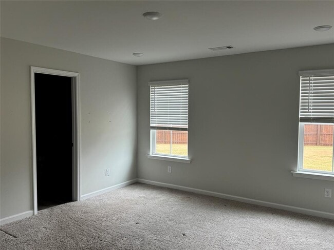 Building Photo - 424 Kohn Dr