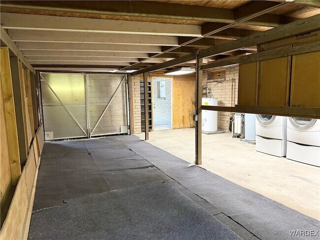 Building Photo - 7916 Center St