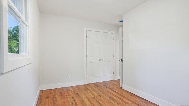 Building Photo - 23 Valley View Ln