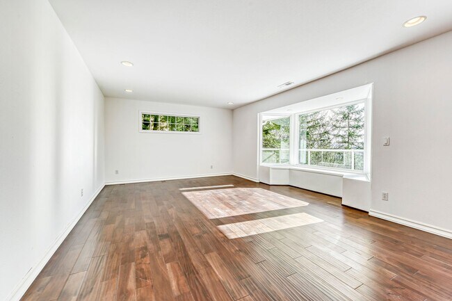 Building Photo - Updated Mid-Century 4BR / 2.5BA Daylight Ranch w/ Panoramic Views, Double Decks, A/C + 2-Car Garage