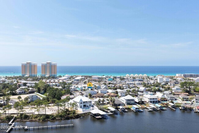 Building Photo - 3904 Ocean View Dr