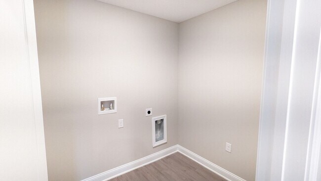 Building Photo - PREMIUM FINISHES - 2024 BUILD 4/2/2 CONSTR...