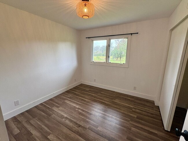 Building Photo - Private 3 bdrm custom home on acreage