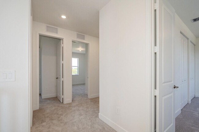Building Photo - 4385 SW 123rd Ln