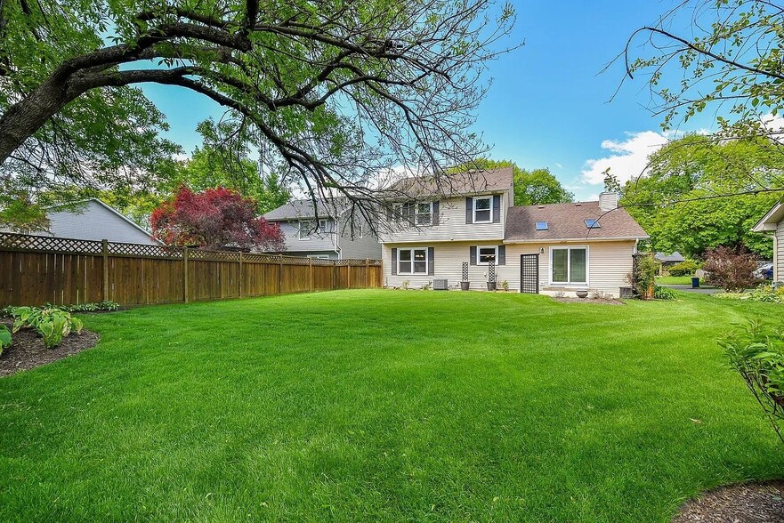Building Photo - 2264 Briarhill Dr