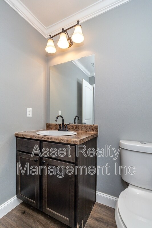Building Photo - 920 Warrior Hill Dr