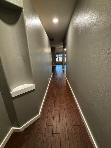 Building Photo - 4623 Village Park Dr