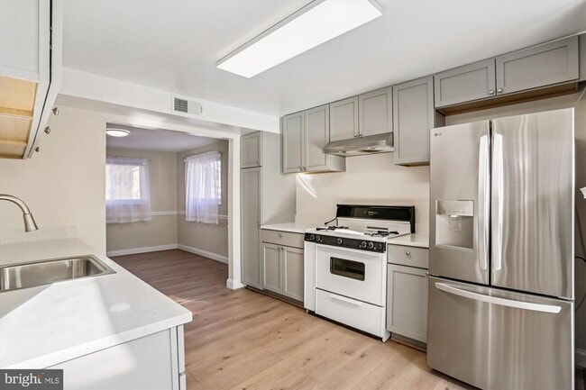 Building Photo - 4106 Ferrara Dr