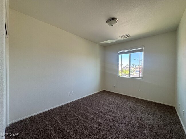 Building Photo - 9241 Forest Meadows Ave