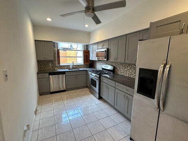 Building Photo - 523 McKean St