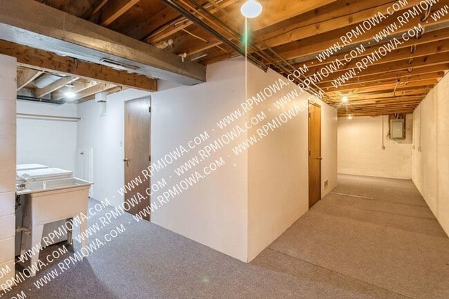 Building Photo - 1124 Johnson St
