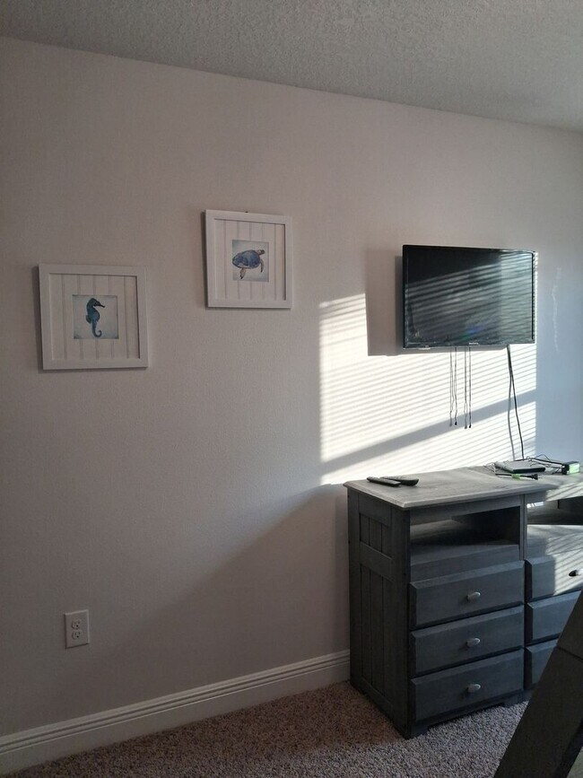 Building Photo - 7562 Shadow Lake Dr