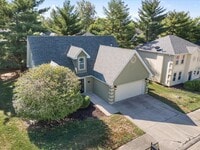 Building Photo - 412 N Village Cir