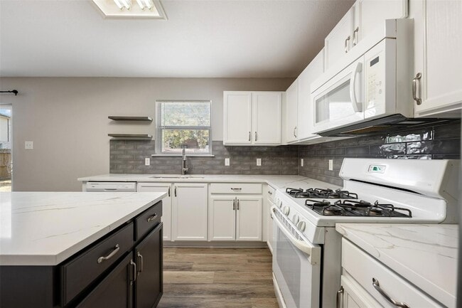 Building Photo - 1809 Vanderhill Cove