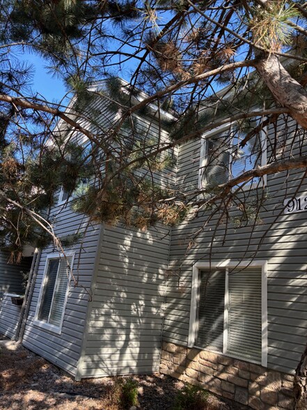 Building Photo - 912 S Yampa St