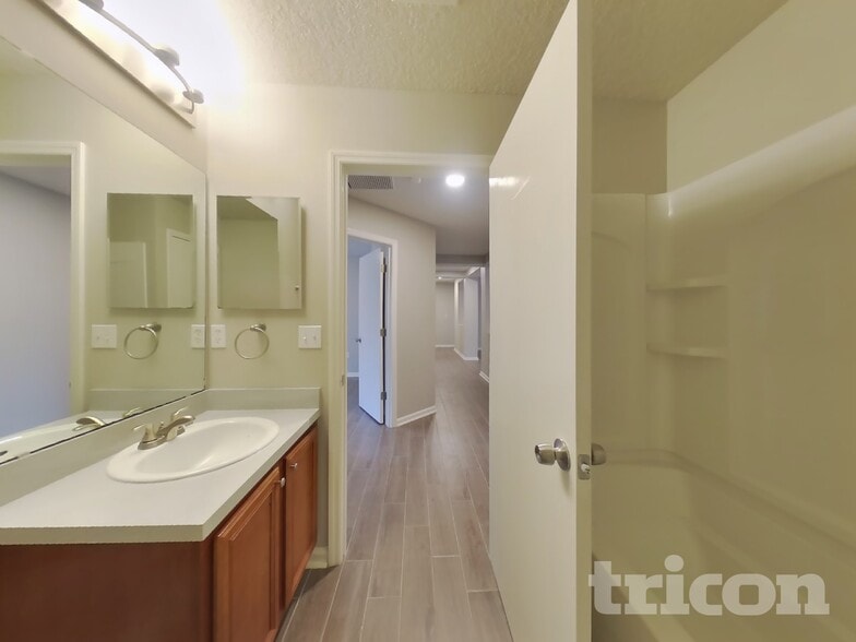 Building Photo - 75177 Brookwood Dr