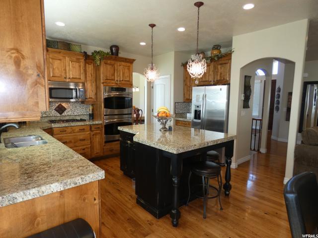 Building Photo - 3080 N CREST DR